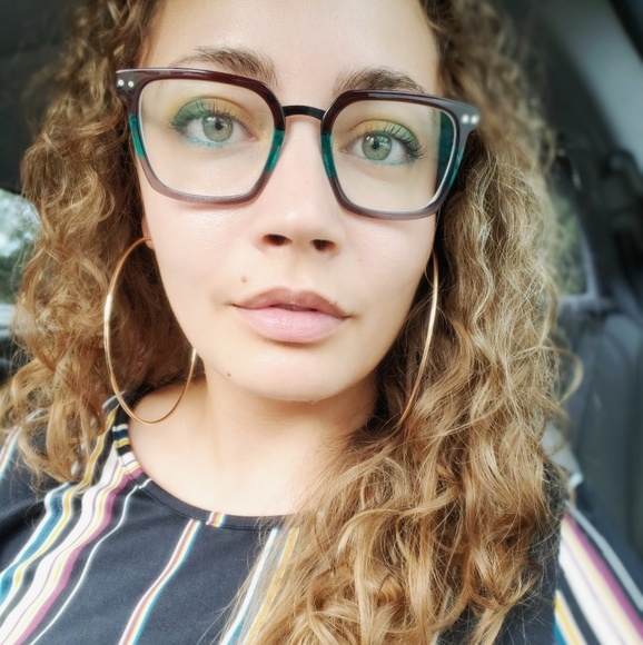 Meet your Posher, Raquel - Picture 2 of 2